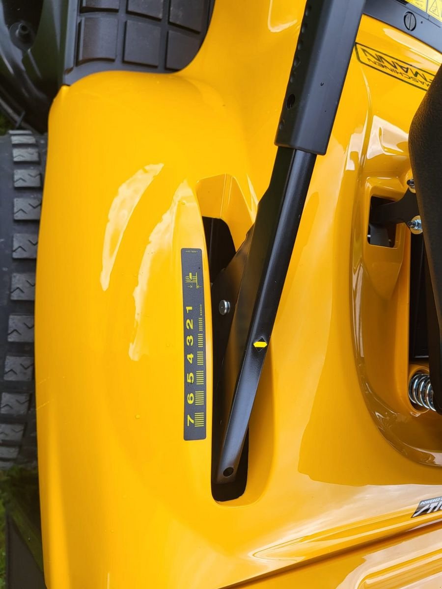 Rasentraktor des Typs Stiga Stiga Estate 7102 W, Neumaschine in NATTERNBACH (Bild 13)