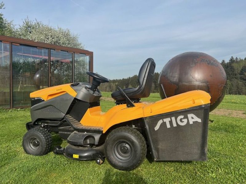 Rasentraktor des Typs Stiga Stiga Estate 7102W ST 650 Twin, Vorführmaschine in NATTERNBACH (Bild 2)