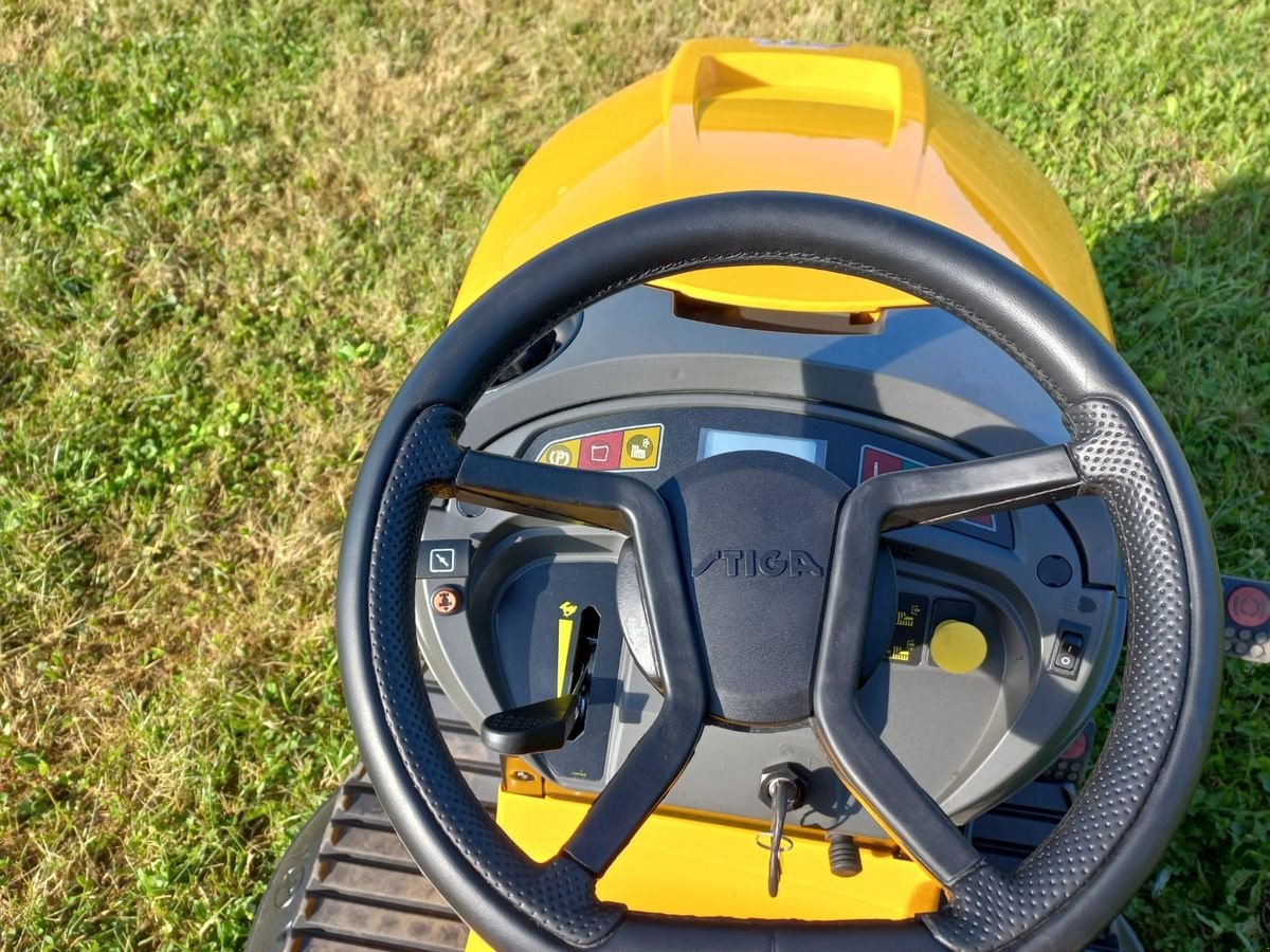 Rasentraktor des Typs Stiga Stiga Estate 7102W ST 650 Twin, Vorführmaschine in NATTERNBACH (Bild 10)