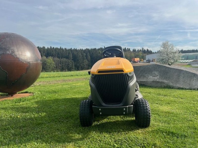Rasentraktor des Typs Stiga Stiga Estate 7102W ST 650 Twin, Vorführmaschine in NATTERNBACH (Bild 3)