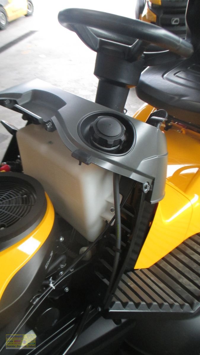 Rasentraktor des Typs Stiga Stiga Estate 7102W ST 650 Twin, Neumaschine in Eferding (Bild 18)
