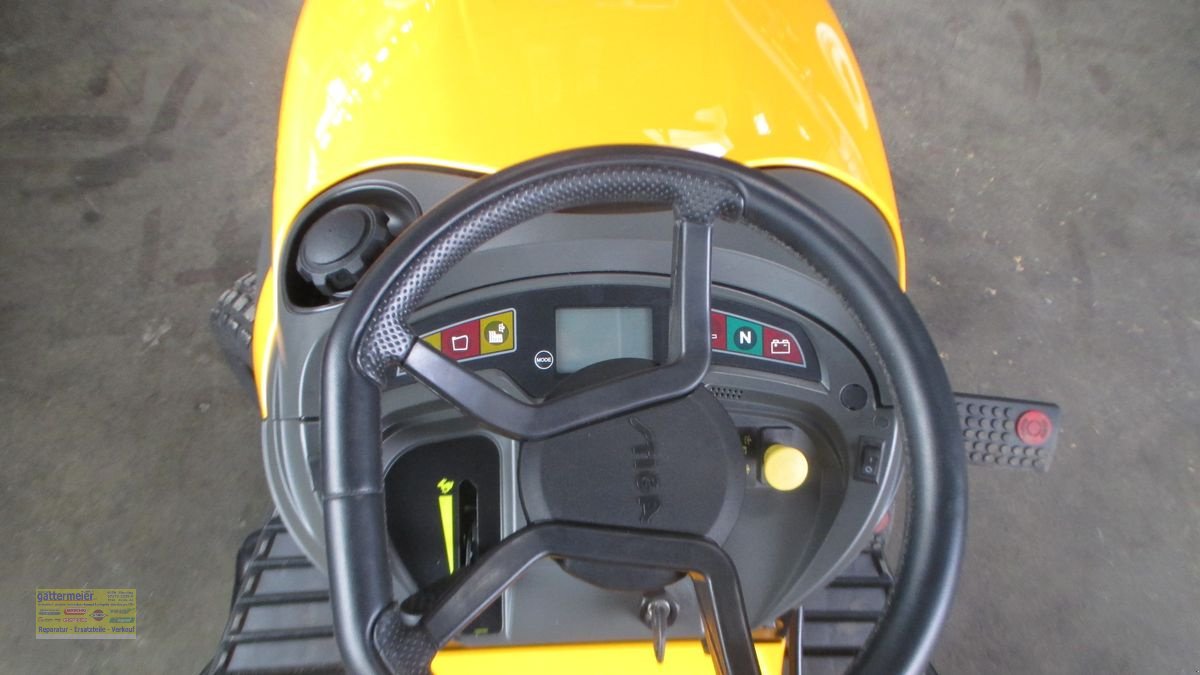 Rasentraktor des Typs Stiga Stiga Estate 7102W ST 650 Twin, Neumaschine in Eferding (Bild 5)