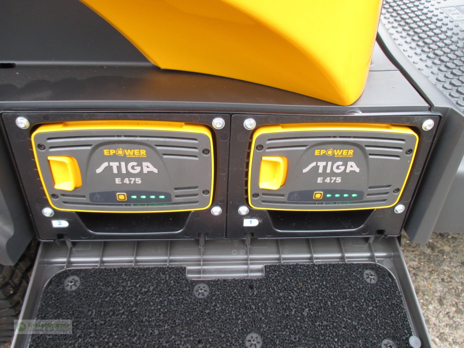 Rasentraktor от тип Stiga Swift 372e m.4 Wechselakkus, Neumaschine в Feuchtwangen (Снимка 6)