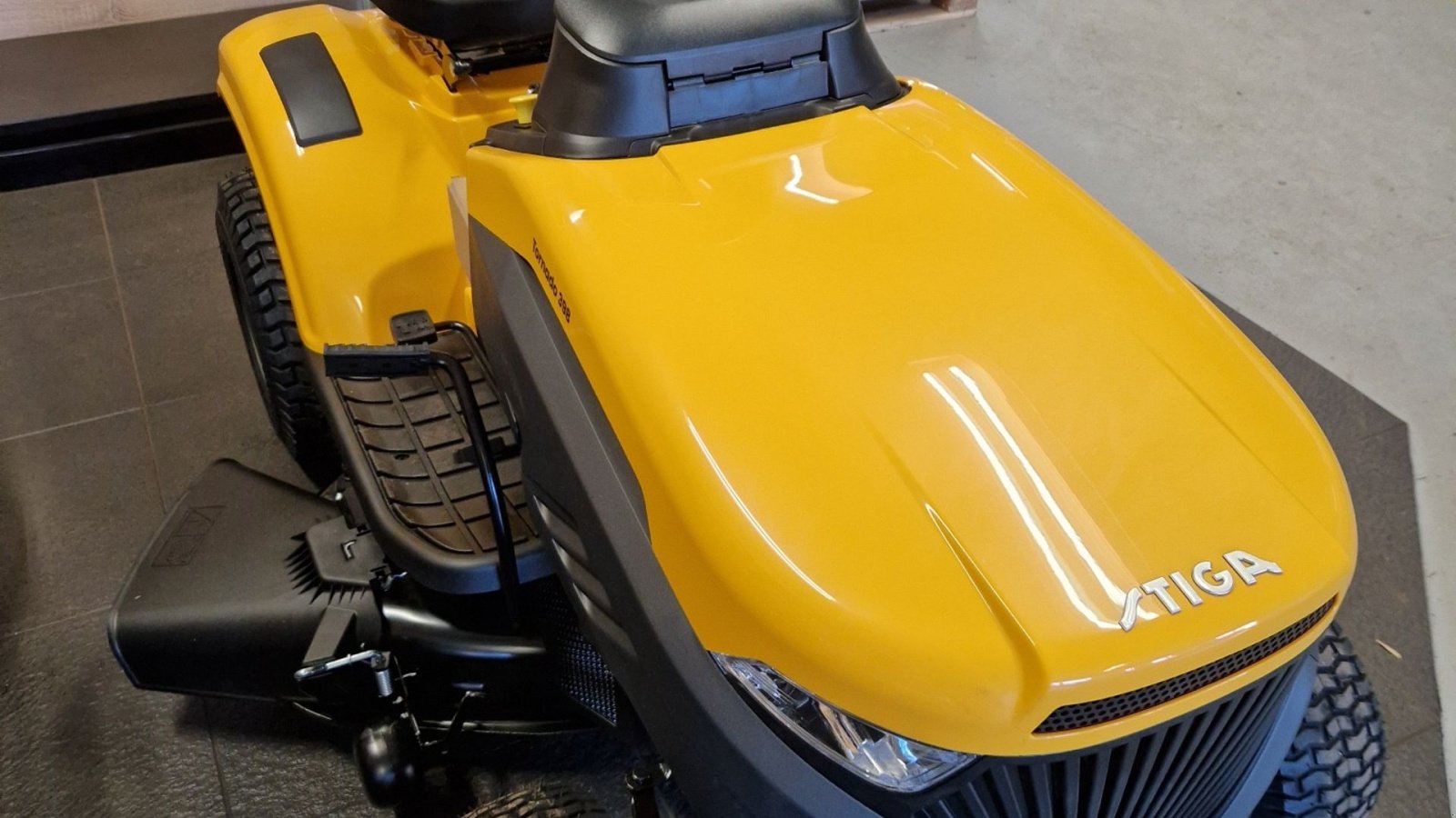 Rasentraktor typu Stiga Tornado 398, Gebrauchtmaschine v Sørvad (Obrázek 3)