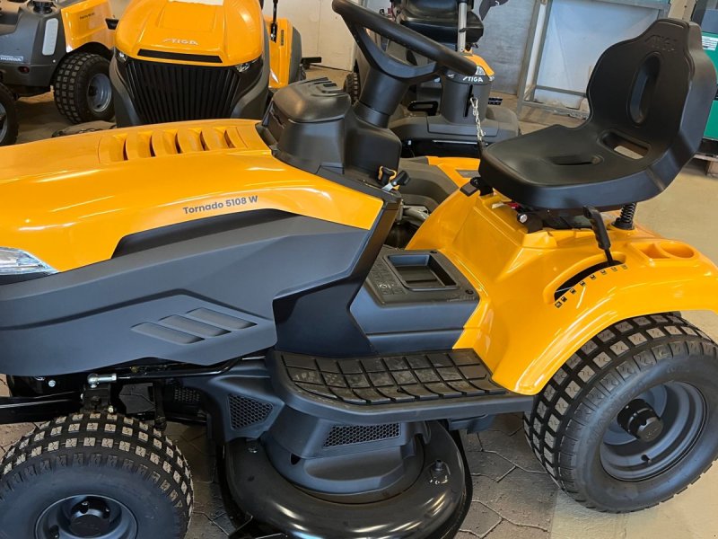 Rasentraktor типа Stiga Tornado 5108 W 2-cylindret motor,, Gebrauchtmaschine в Vejle (Фотография 1)