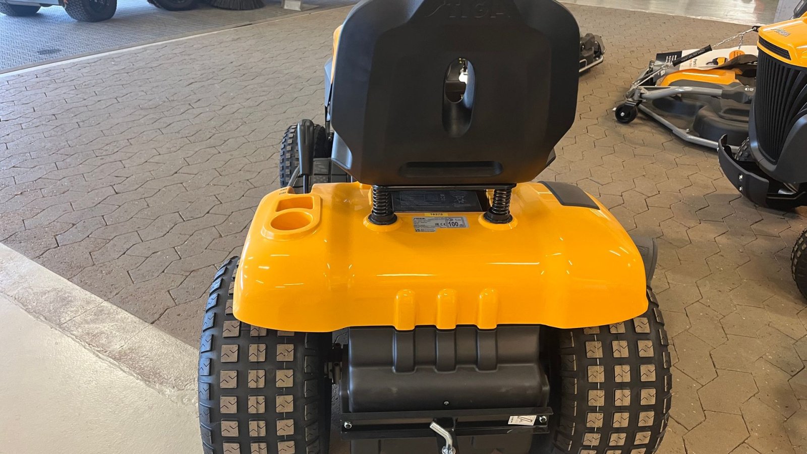 Rasentraktor tip Stiga Tornado 5108 W 2-cylindret motor,, Gebrauchtmaschine in Vejle (Poză 3)