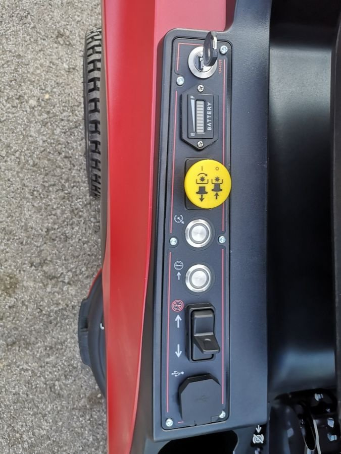 Rasentraktor des Typs Toro Toro 72 V Akku Aufsitzmäher, Neumaschine in NATTERNBACH (Bild 10)