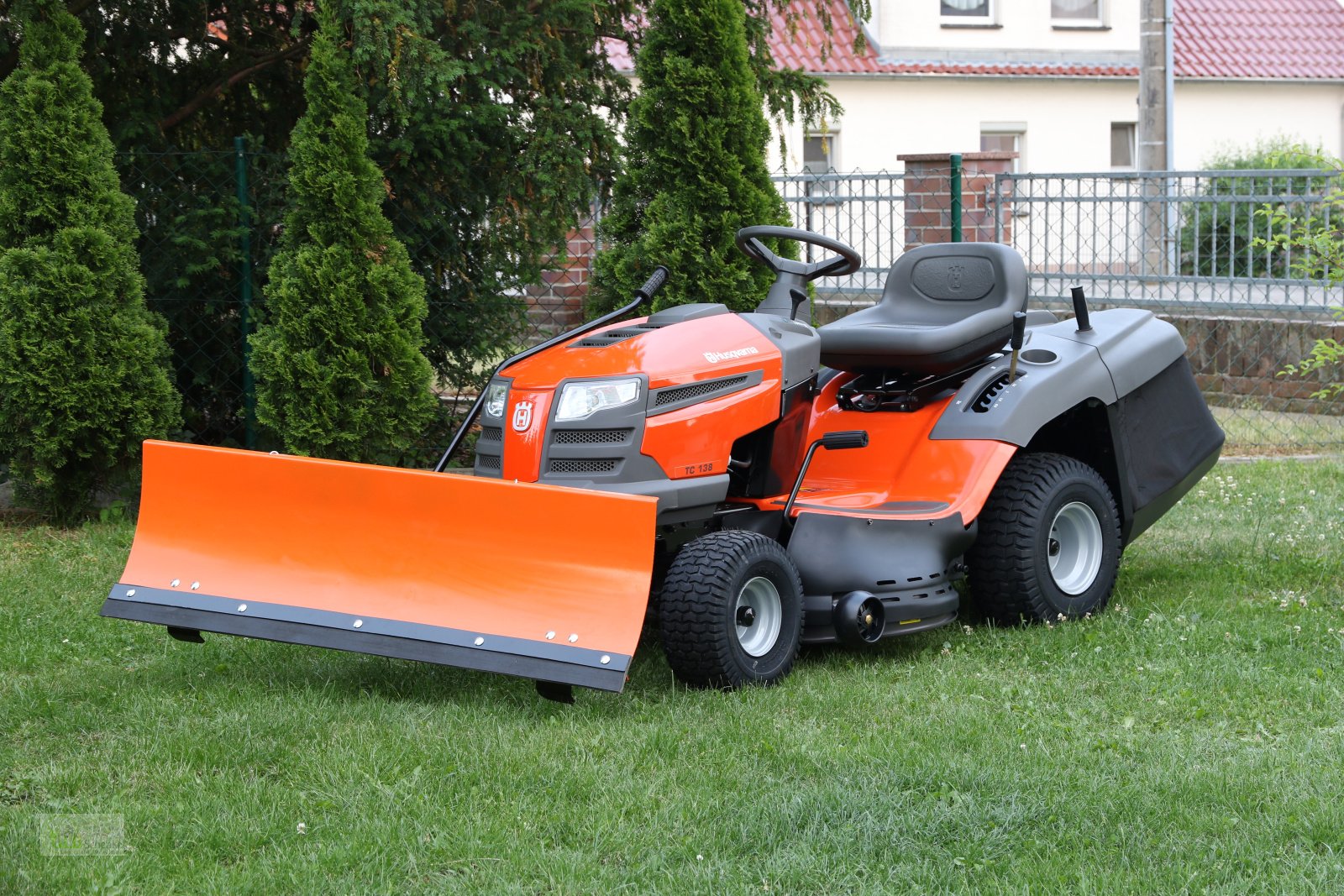 Rasentraktorzubehör des Typs glb-shop Schneeschild, Neumaschine in Elsterwerda (Bild 1)