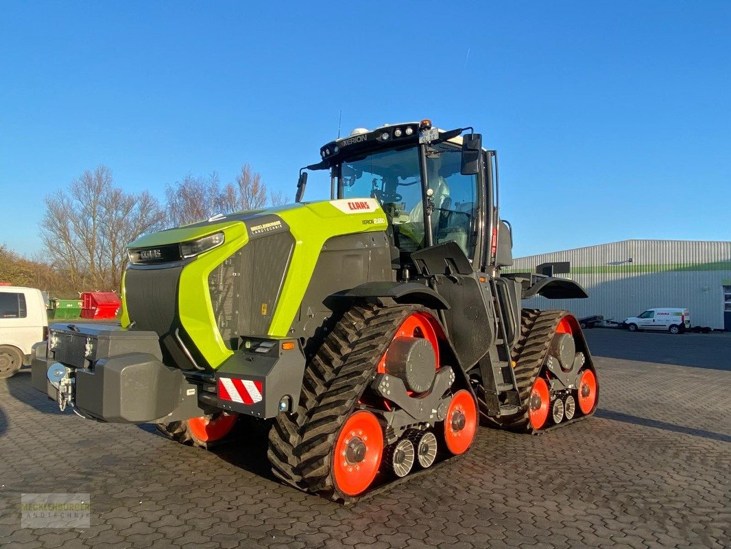 Raupentraktor van het type CLAAS Xerion 12.650 Terra Trac + GPS RTK, Gebrauchtmaschine in Mühlengeez (Foto 1)