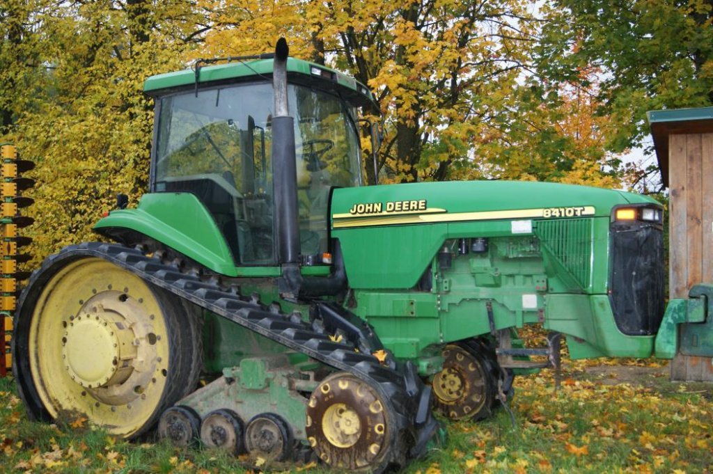 Raupentraktor des Typs John Deere 8410T, Neumaschine in Біла Церква (Bild 1)