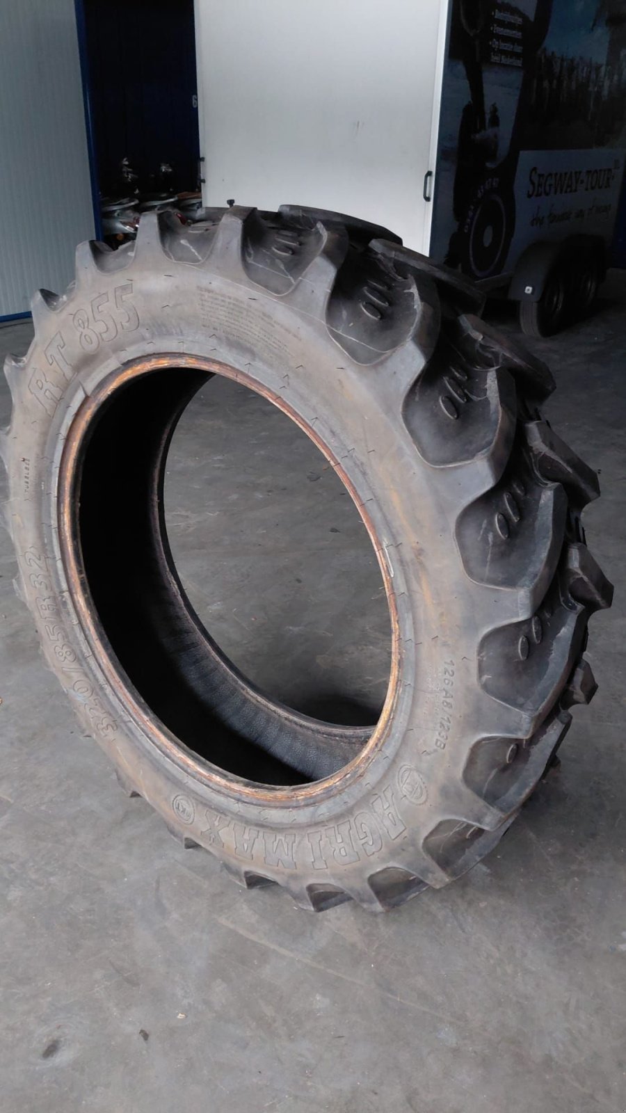 Reifen tip agrimax 320/85x32 of 11x32, Gebrauchtmaschine in Ermelo (Poză 1)