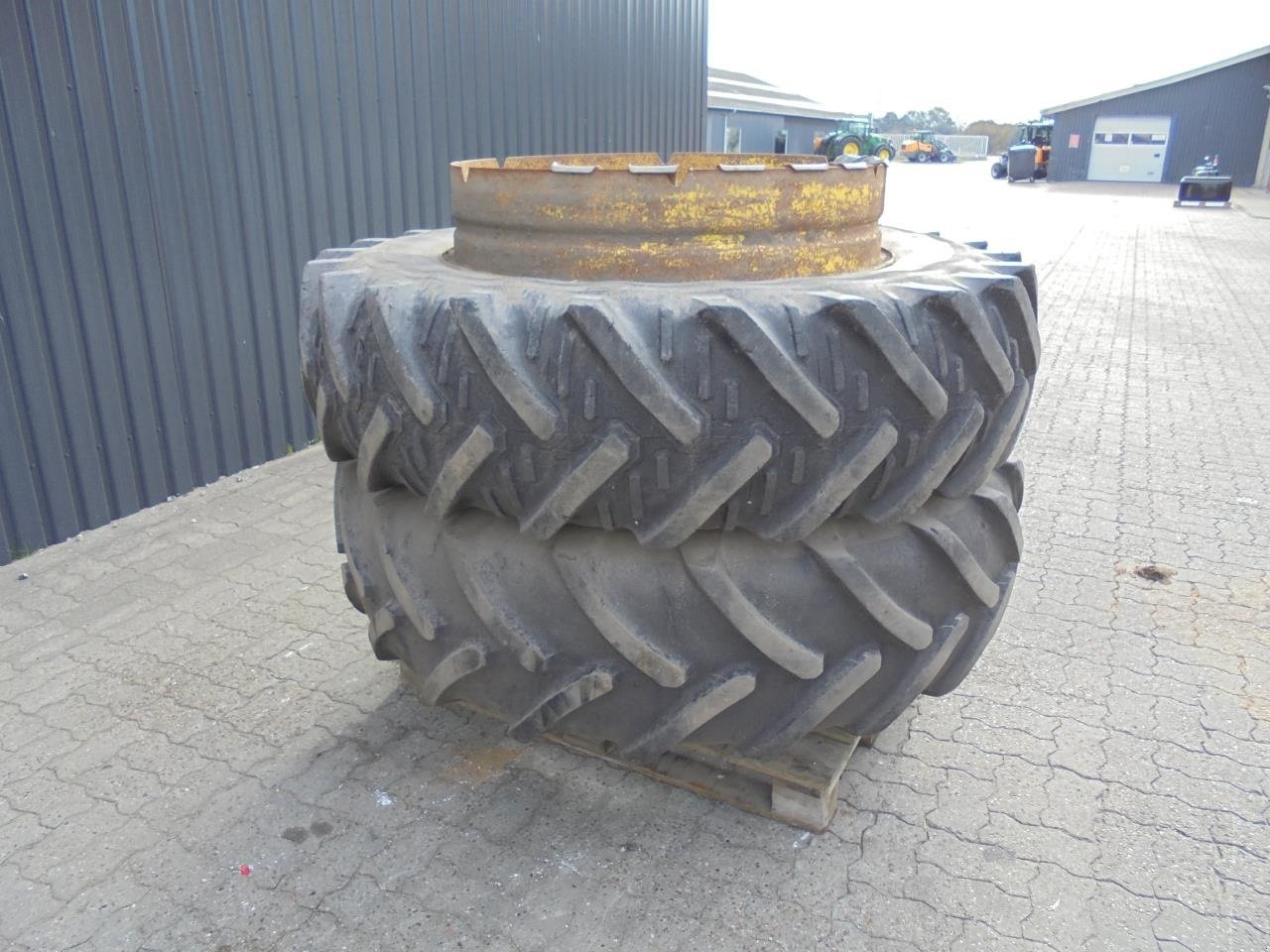 Reifen от тип Alliance 16.9-38, Gebrauchtmaschine в Ribe (Снимка 2)