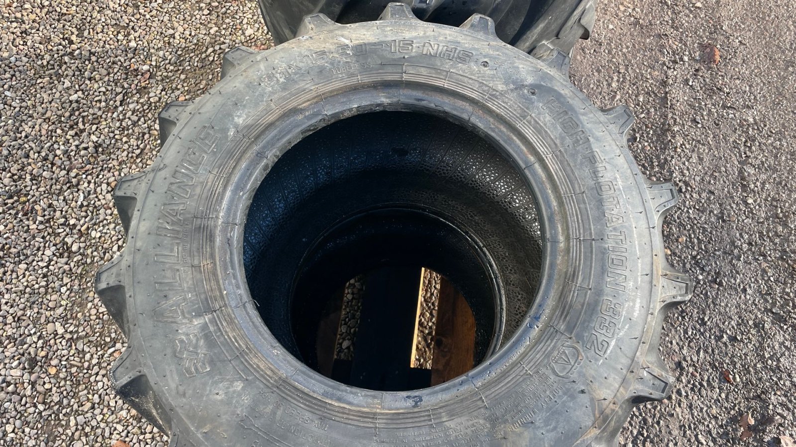 Reifen des Typs Alliance 31x15.50-15, Gebrauchtmaschine in Nykøbing Mors (Bild 3)