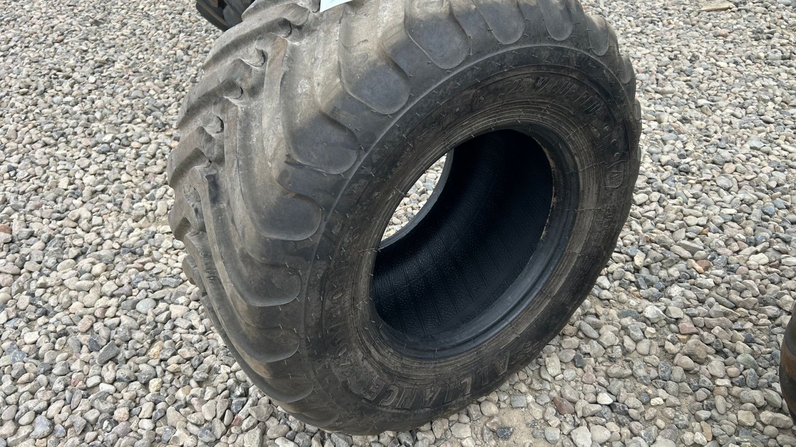 Reifen des Typs Alliance 400/60-15.5, Gebrauchtmaschine in Rødekro (Bild 2)