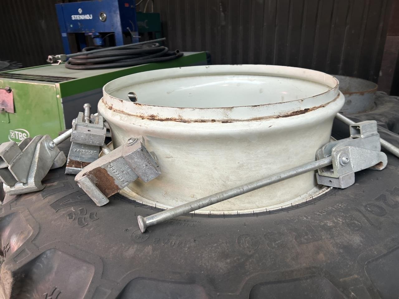 Reifen Türe ait Alliance 420/85R30-28, Gebrauchtmaschine içinde Grindsted (resim 2)