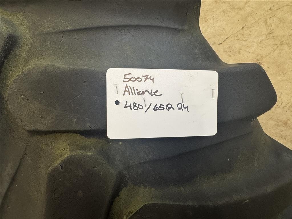 Reifen des Typs Alliance 480/65 R24, Gebrauchtmaschine in Haderup (Bild 2)