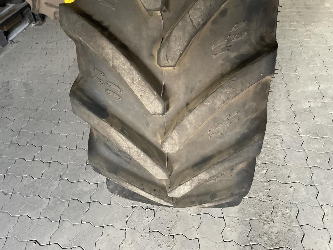 Reifen des Typs Alliance 480/65R28, Gebrauchtmaschine in Jelling (Bild 3)