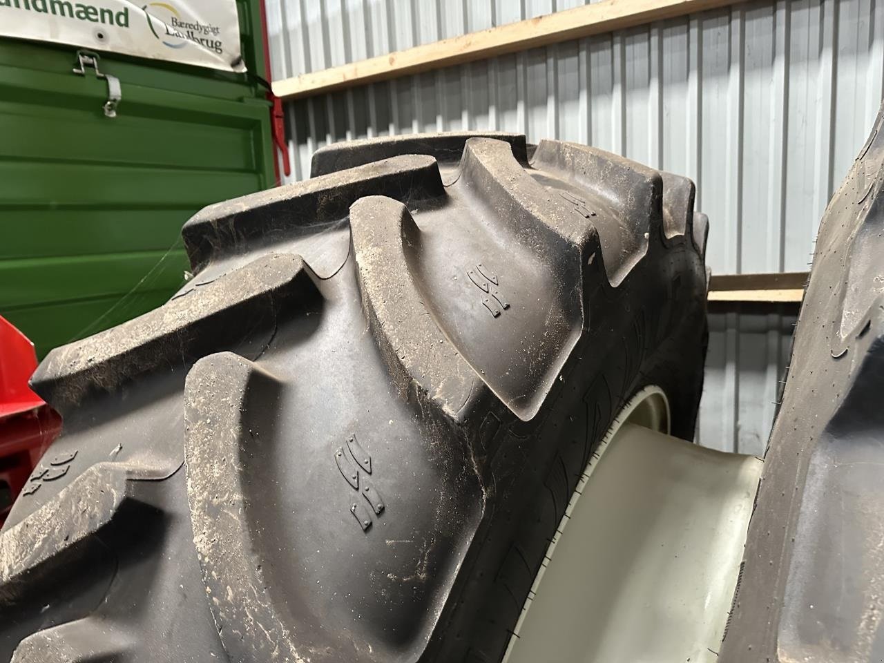 Reifen des Typs Alliance 520/85-42, Gebrauchtmaschine in Hadsten (Bild 1)