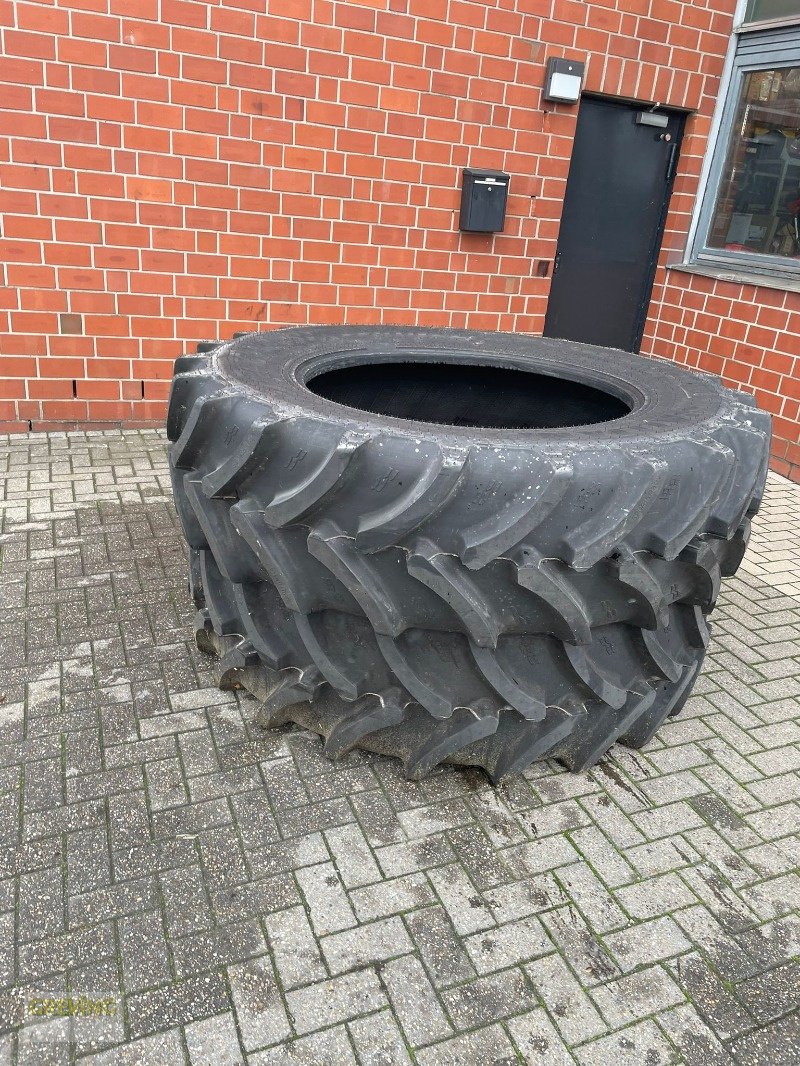 Reifen des Typs Alliance 520/85R42, Neumaschine in Nottuln (Bild 1)