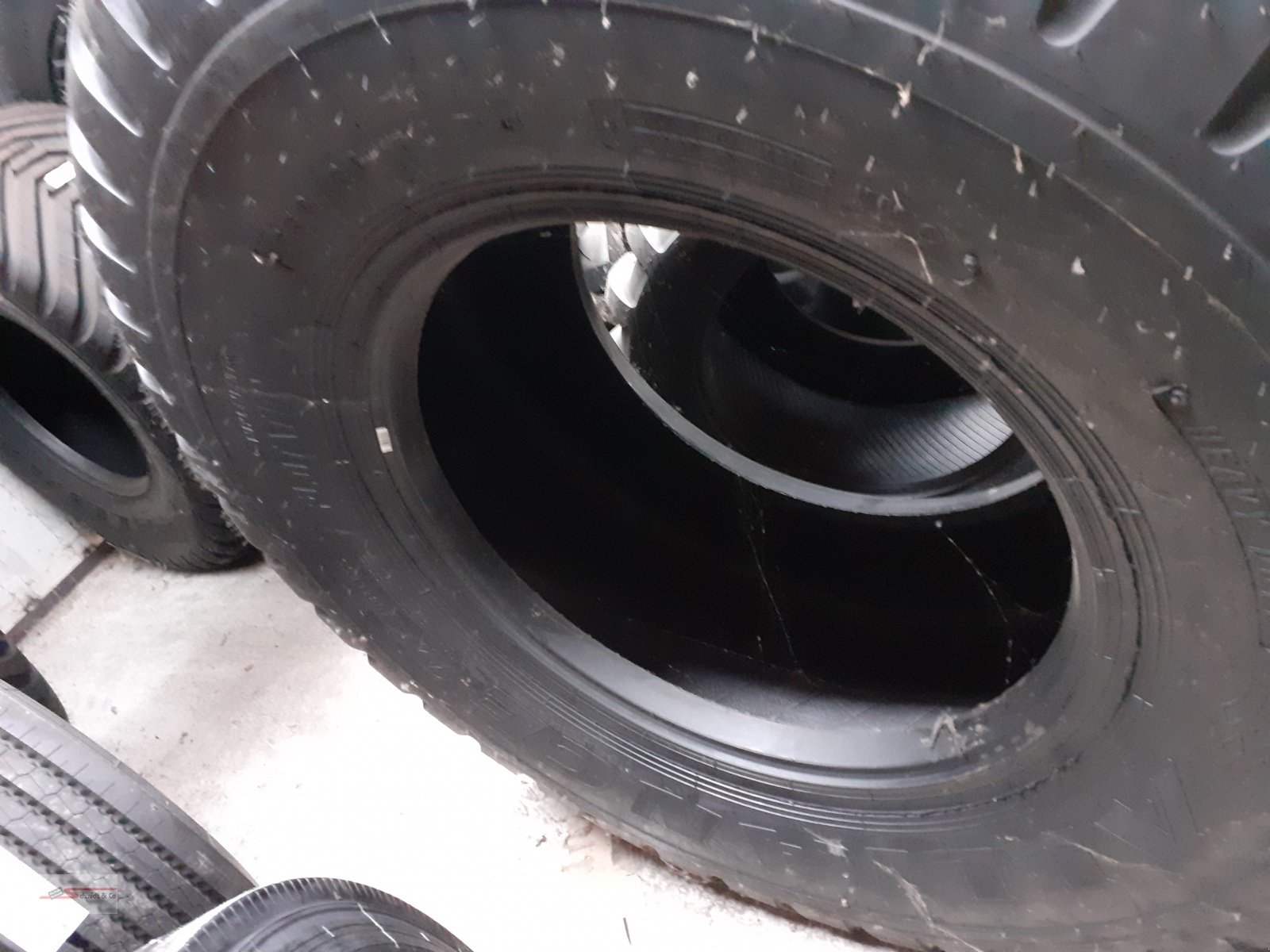 Reifen des Typs Alliance 650/60-30,5 16 PR Allianze 328, Neumaschine in Granzin OT Greven (Bild 2)