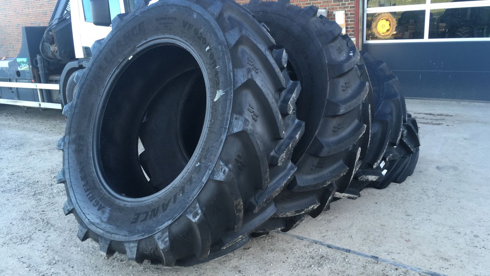 Reifen van het type Alliance VF 620/70R42, Gebrauchtmaschine in Bjerringbro (Foto 1)