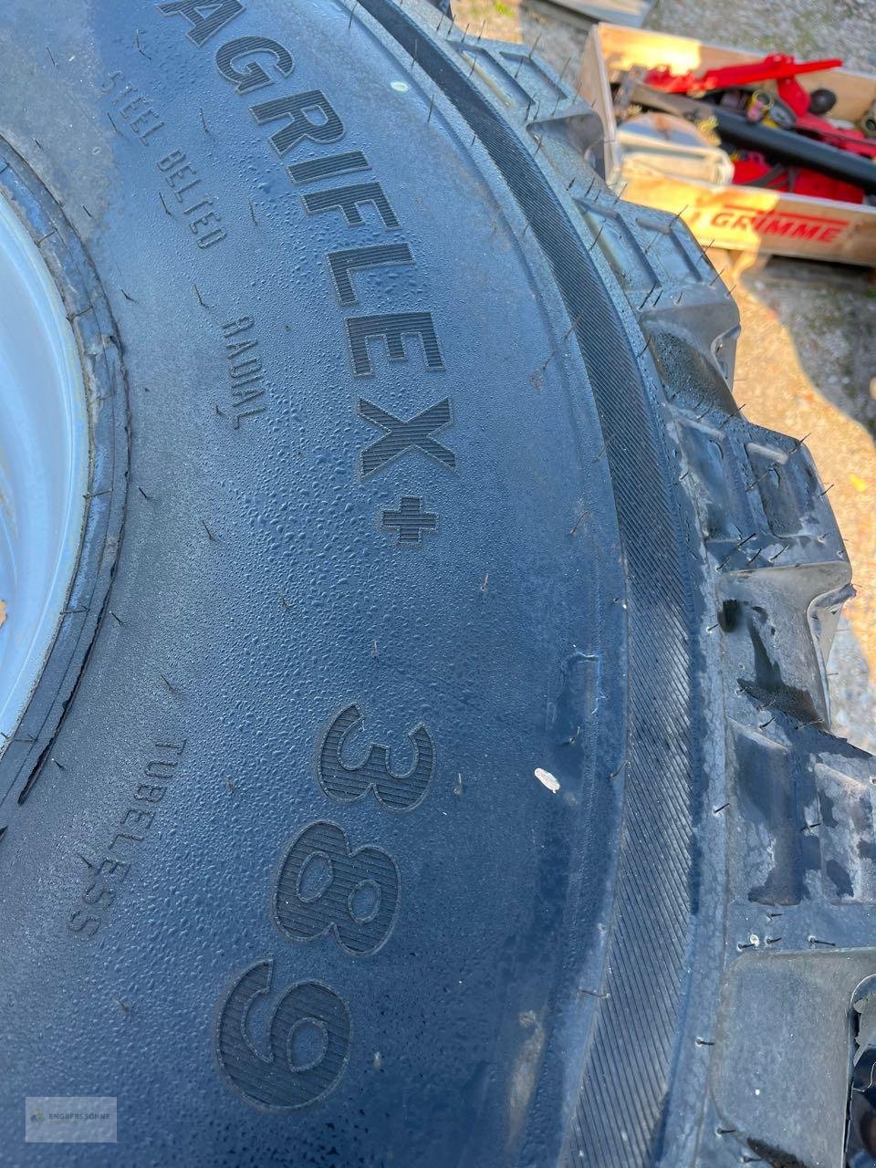 Reifen des Typs Alliance VF 750/60R30,5, Neumaschine in Twist - Rühlerfeld (Bild 4)
