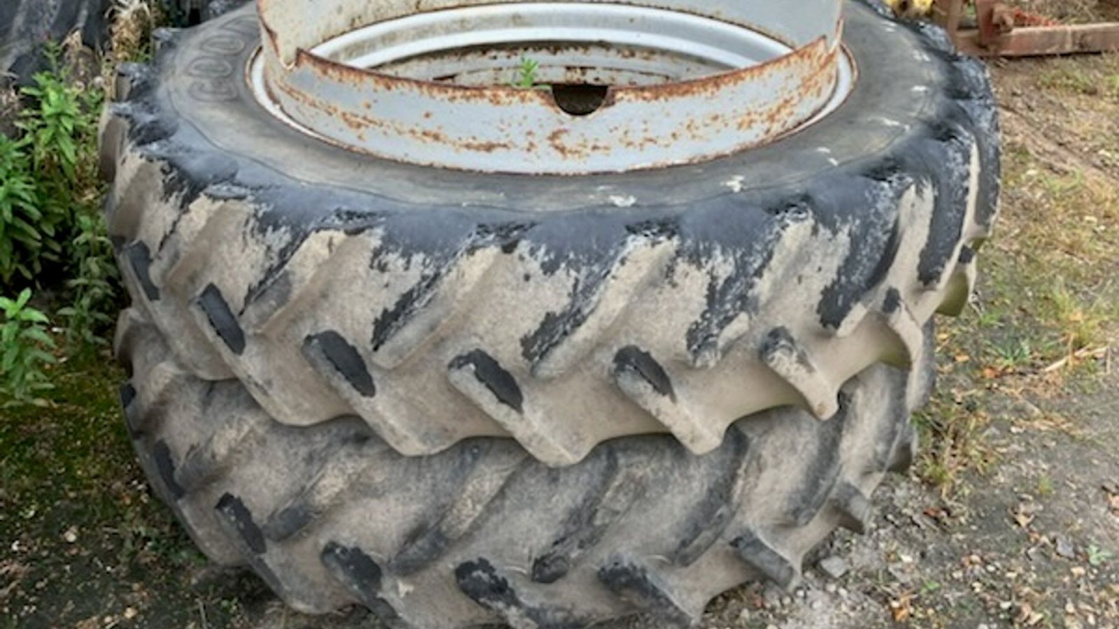 Reifen типа AP 13,6R38, Gebrauchtmaschine в Aabenraa (Фотография 1)