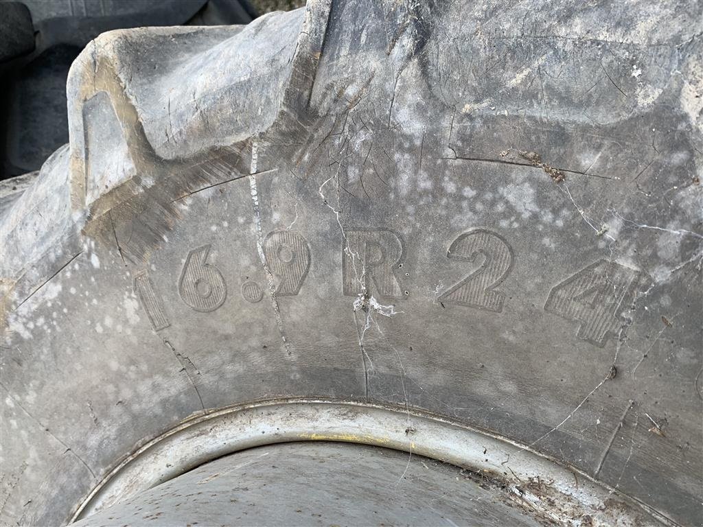 Reifen des Typs AP 16/9-24 med 2 låse pr. hjul., Gebrauchtmaschine in Tinglev (Bild 3)