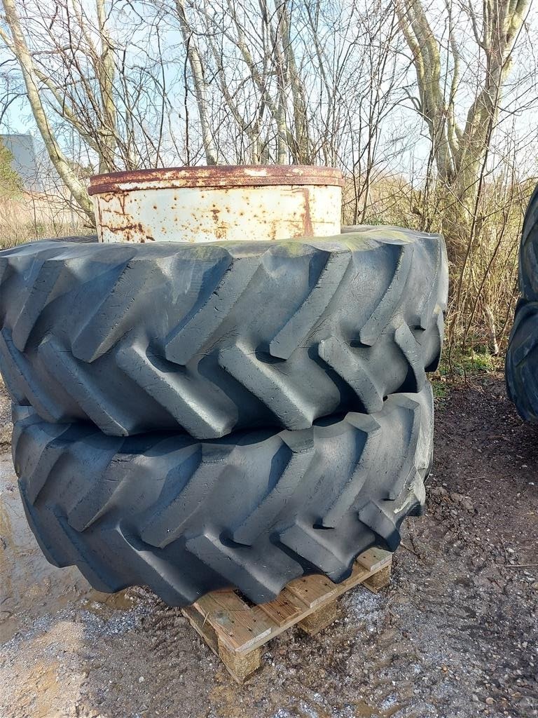 Reifen typu AP 20,8X38 M/ 4 låse pr. side, Gebrauchtmaschine v Nykøbing M (Obrázek 1)