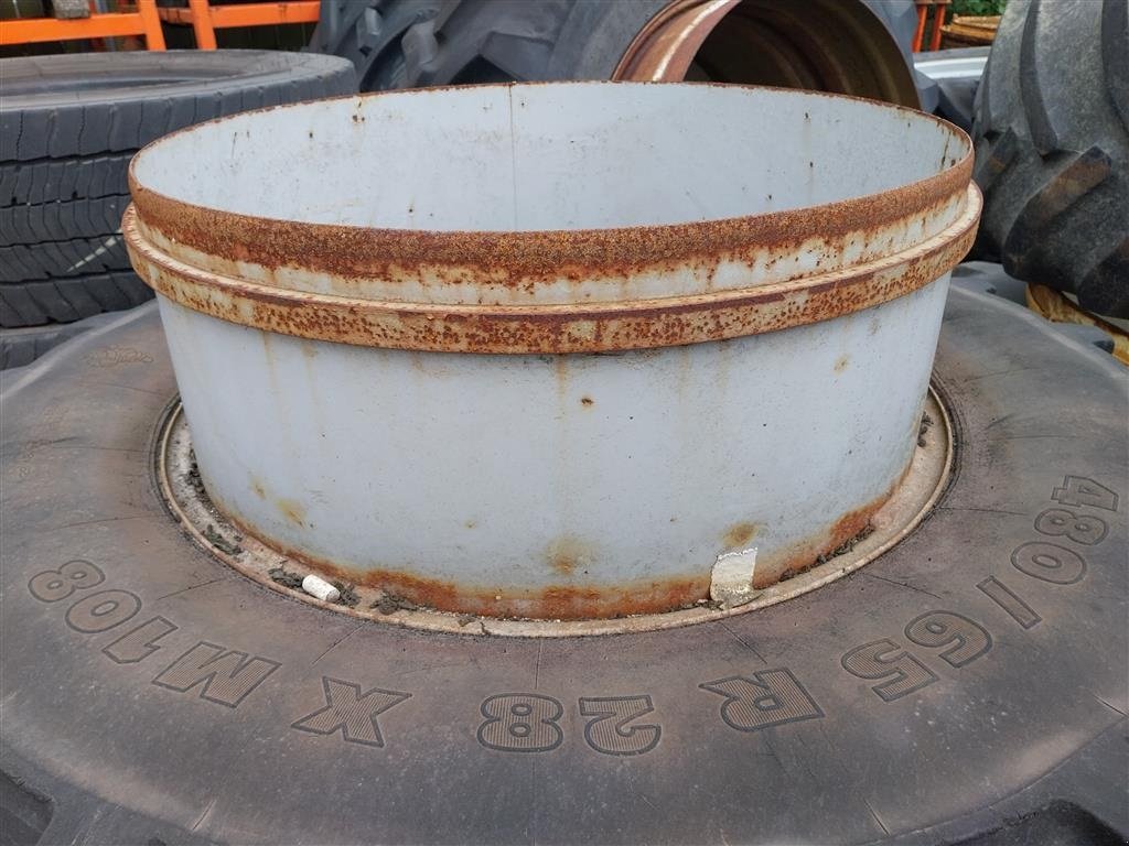 Reifen des Typs AP 480/65R28, Gebrauchtmaschine in Danmark (Bild 3)