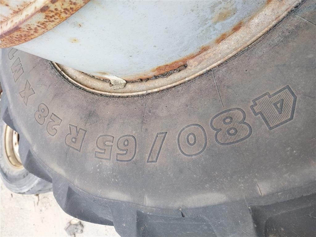 Reifen des Typs AP 480/65R28, Gebrauchtmaschine in Danmark (Bild 1)
