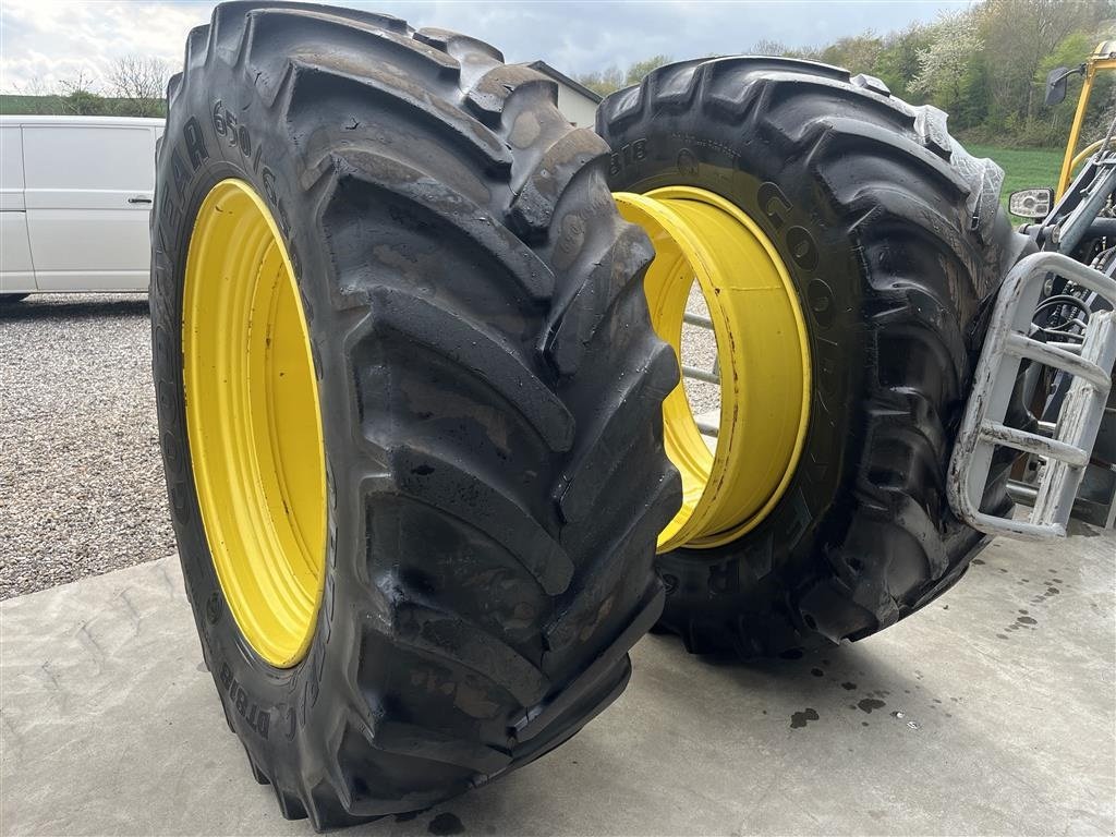 Reifen typu AP 650/65R42 Pænt sæt med 8 låse, Gebrauchtmaschine v Vejle (Obrázek 1)