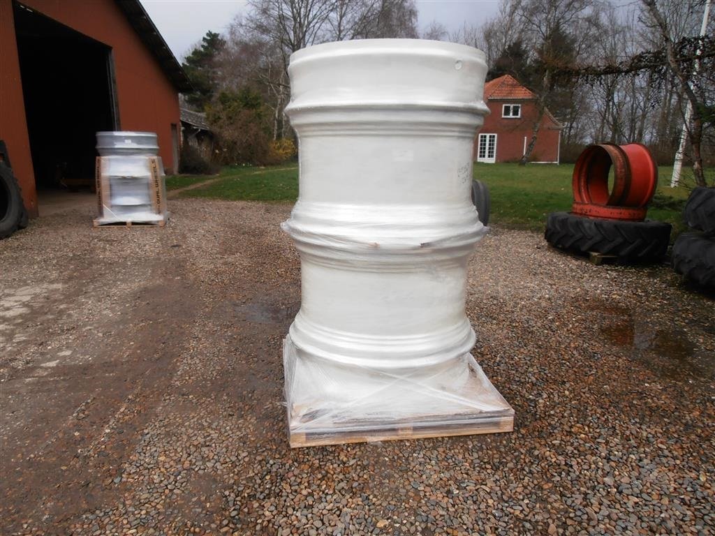 Reifen des Typs AP 710 dæk . 23"x 42" Fælge nye ., Gebrauchtmaschine in Varde (Bild 3)