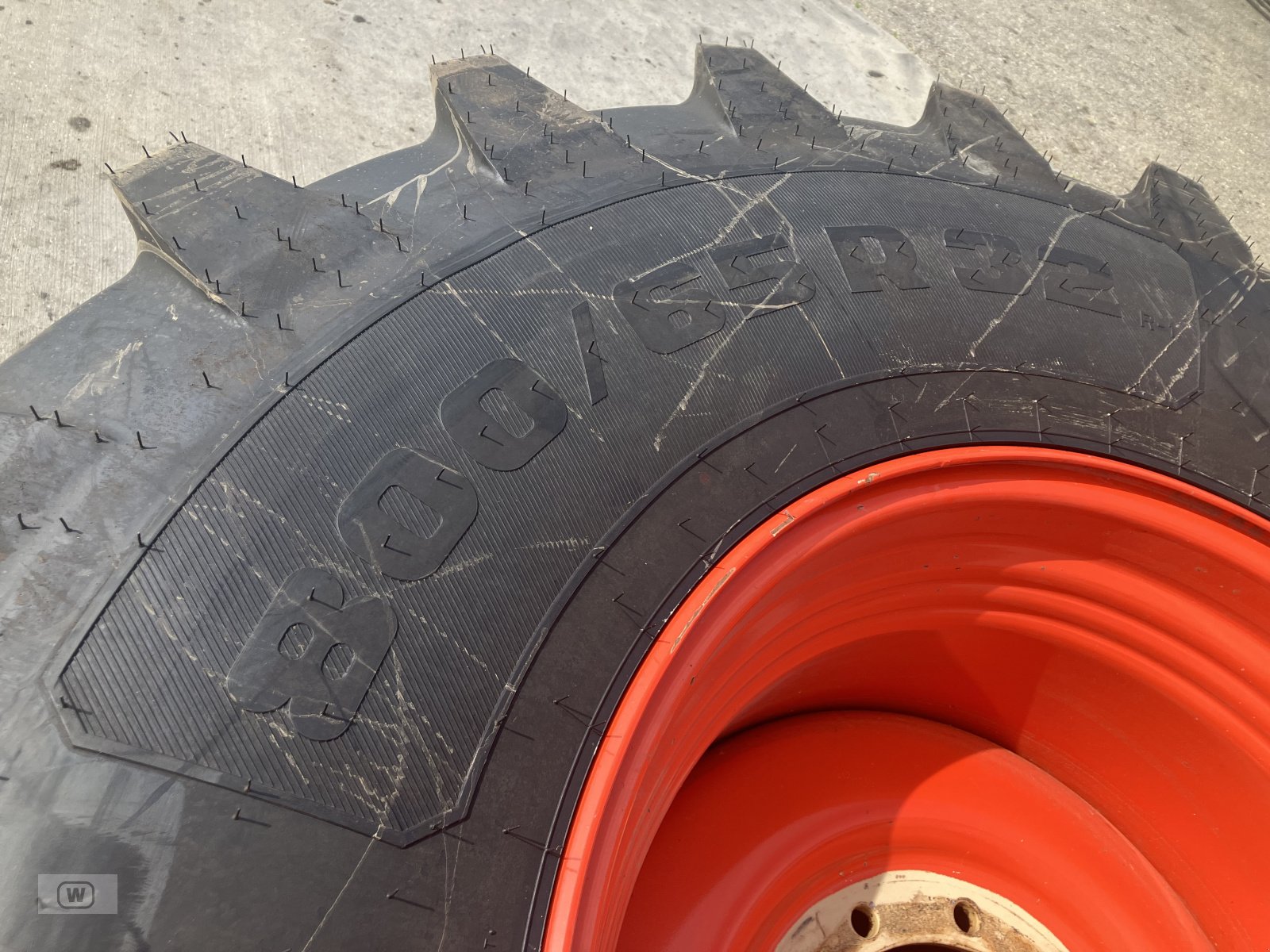 Reifen des Typs Ascenso 800/65R32, Neumaschine in Zell an der Pram (Bild 2)