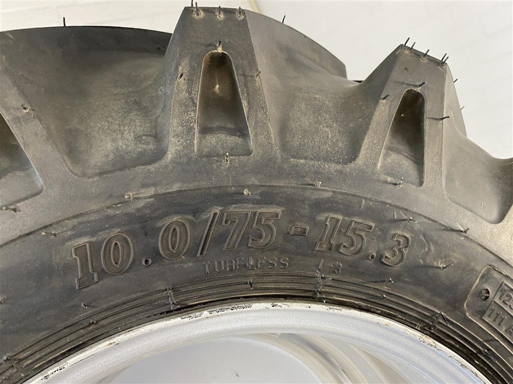 Reifen типа BKT 10.0/75-15.3, Gebrauchtmaschine в Hobro (Фотография 4)