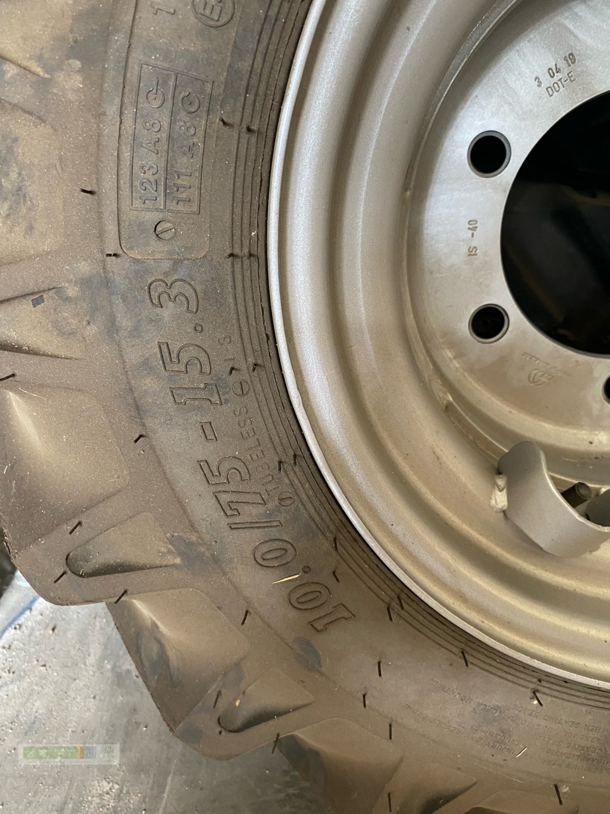 Reifen des Typs BKT 10.0/75-15.3, Gebrauchtmaschine in Tirschenreuth (Bild 3)