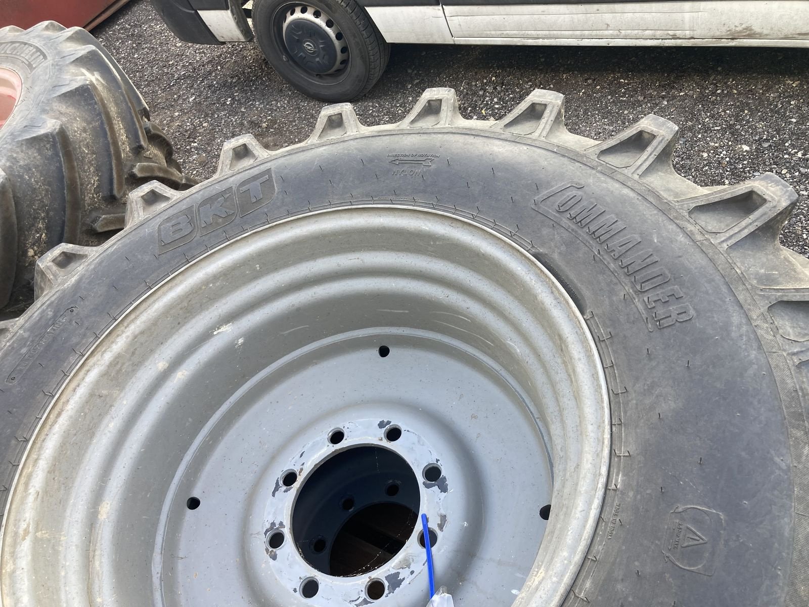 Reifen от тип BKT 18,4-30, Gebrauchtmaschine в Kottingneusiedl (Снимка 2)