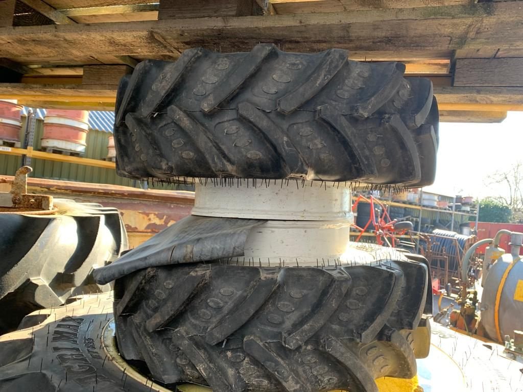 Reifen des Typs BKT 200/70R16, Gebrauchtmaschine in Wierden (Bild 4)