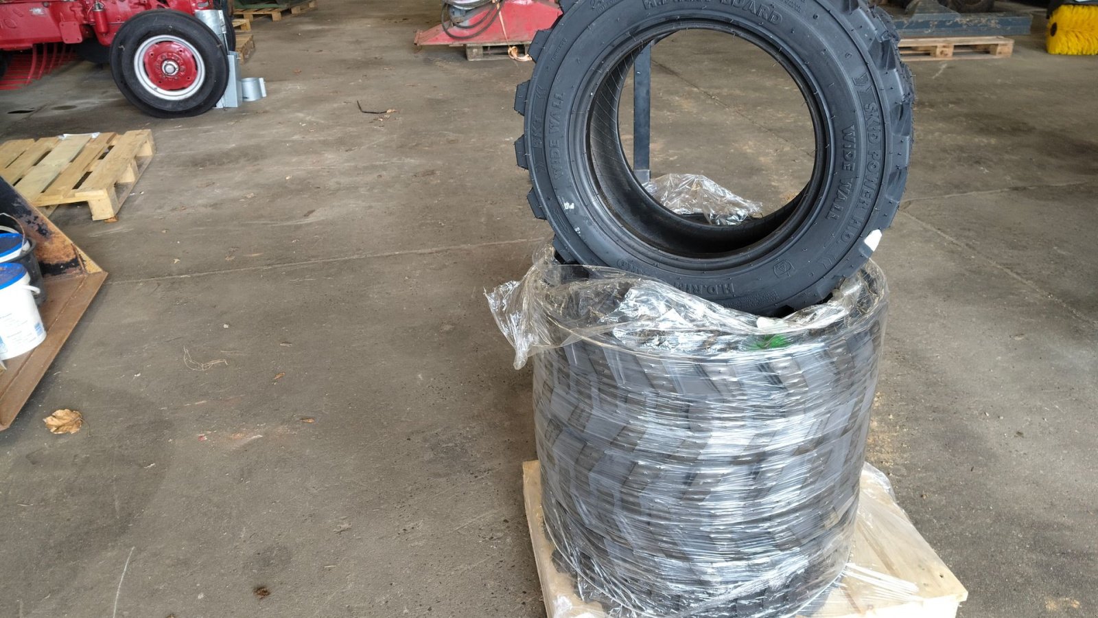 Reifen des Typs BKT 27x8.50-15/8 TL SP-HD Truckdæk, Gebrauchtmaschine in Egtved (Bild 2)