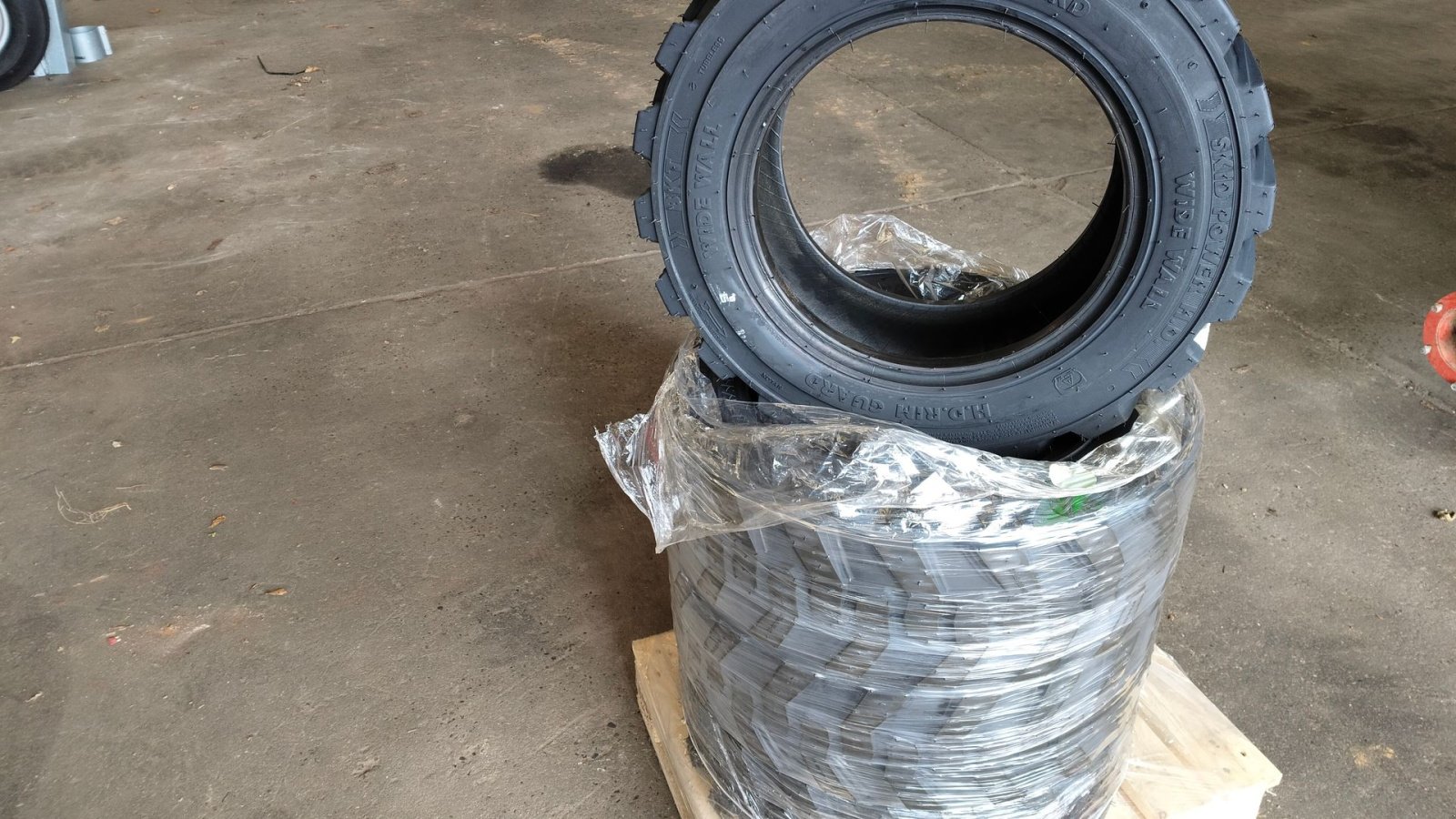 Reifen des Typs BKT 27x8.50-15/8 TL SP-HD Truckdæk, Gebrauchtmaschine in Egtved (Bild 3)