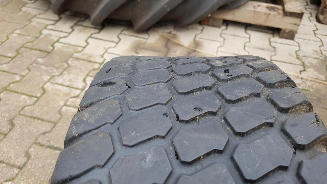 Reifen des Typs BKT 27x8.50-15NHS x1, Gebrauchtmaschine in Zweibrücken (Bild 2)