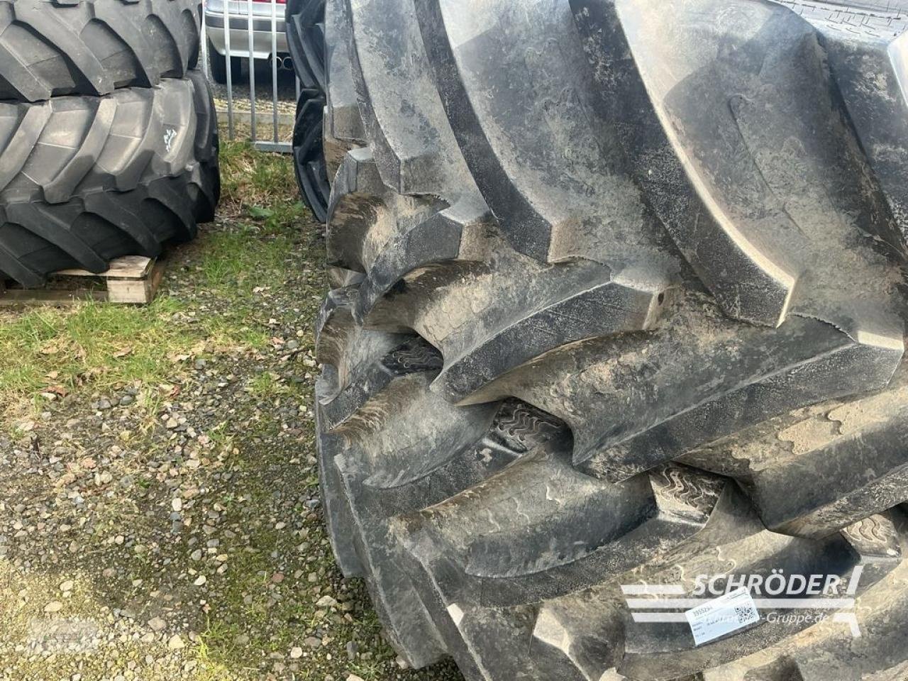 Reifen от тип BKT 2X 650/65 R38, Gebrauchtmaschine в Lastrup (Снимка 2)