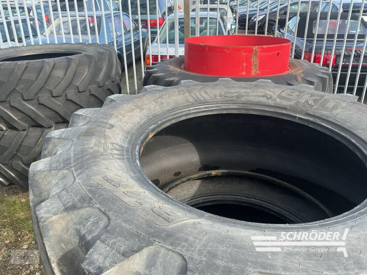 Reifen от тип BKT 2X 650/65 R38, Gebrauchtmaschine в Lastrup (Снимка 3)