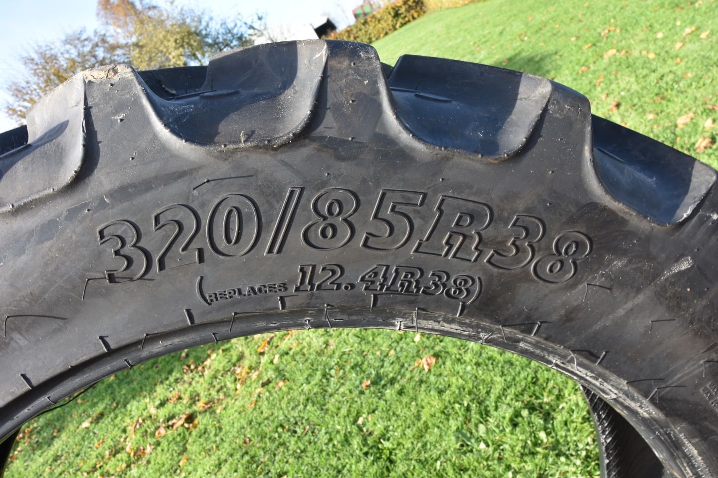 Reifen van het type BKT 320/85R38, Gebrauchtmaschine in Kamperveen (Foto 4)