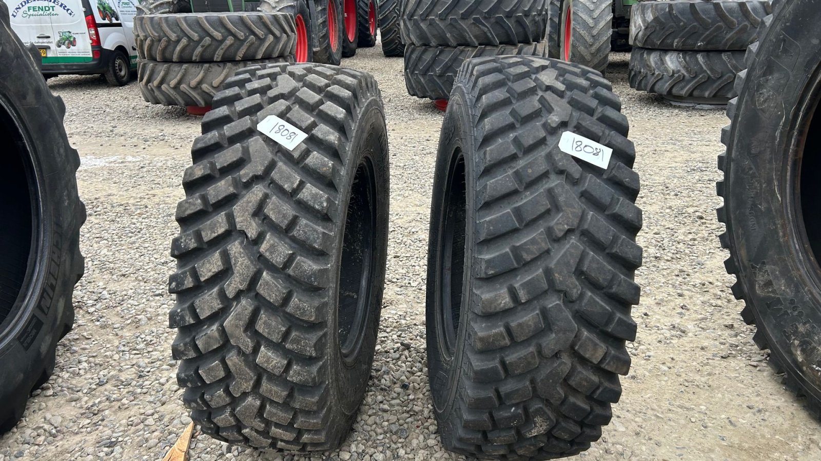 Reifen del tipo BKT 400/80R24, Gebrauchtmaschine In Rødekro (Immagine 1)