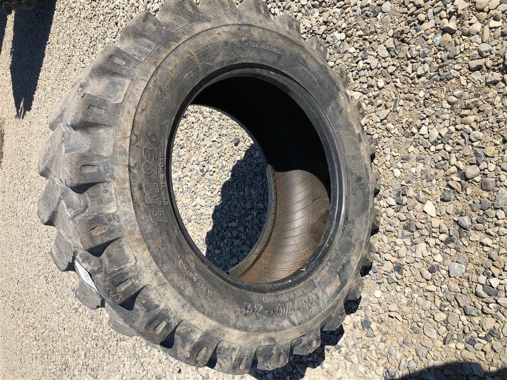 Reifen typu BKT 405/70-24, Gebrauchtmaschine v Rødekro (Obrázek 2)