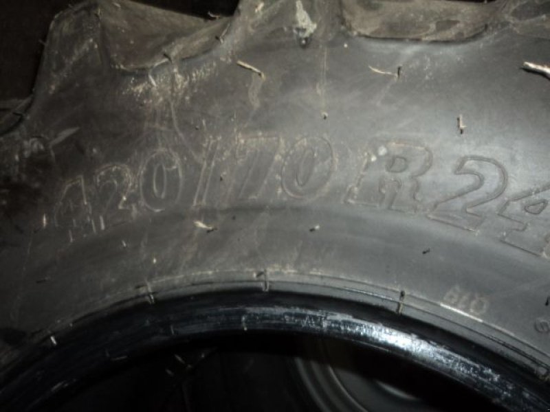 Reifen du type BKT 420/70R24, Gebrauchtmaschine en MOULLE (Photo 7)