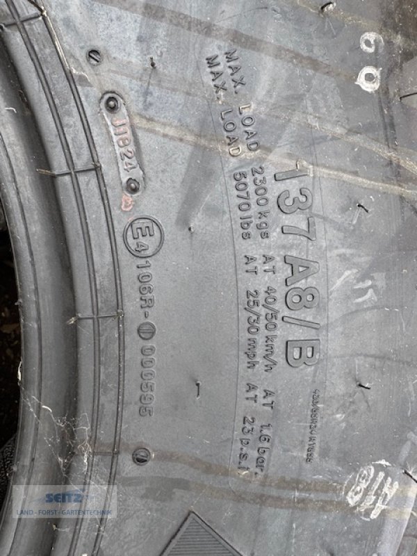 Reifen des Typs BKT 420/85R24, Neumaschine in Lindenfels-Glattbach (Bild 6)