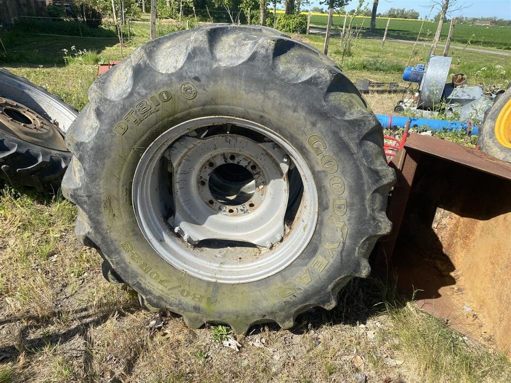 Reifen typu BKT 480/70R28  Prisen er for 2 stk. 1 stk. dæk holder ikke luft., Gebrauchtmaschine v øster ulslev (Obrázek 3)