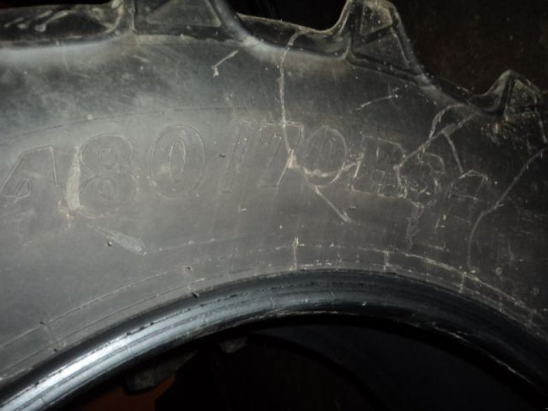 Reifen des Typs BKT 480/70R34, Gebrauchtmaschine in MOULLE (Bild 8)